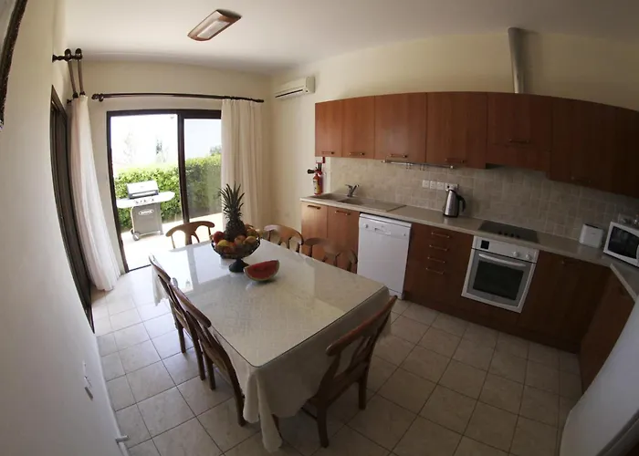 Eve Soultanina Vila *