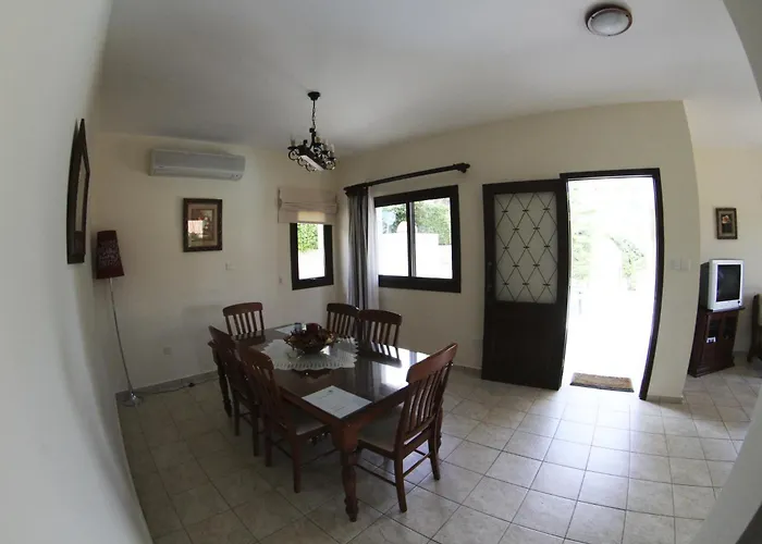 Eve Soultanina * Pissouri